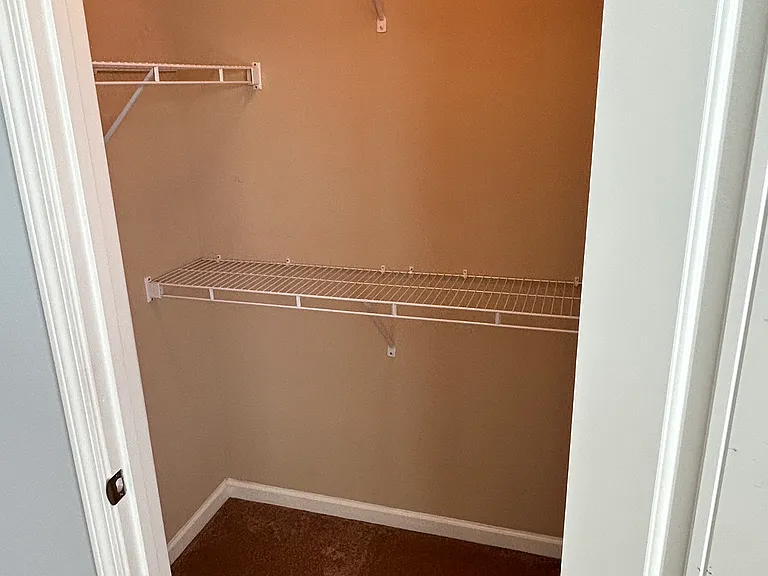 1567 Sprucedale Dr — Photo 21