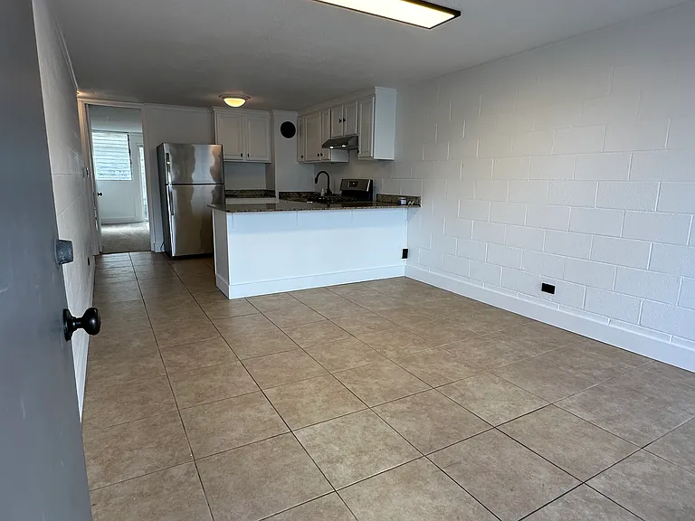 2501 Coyne St — Photo 1
