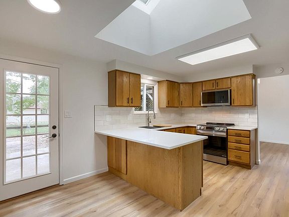 3rd image of 2305 Lake Park Dr