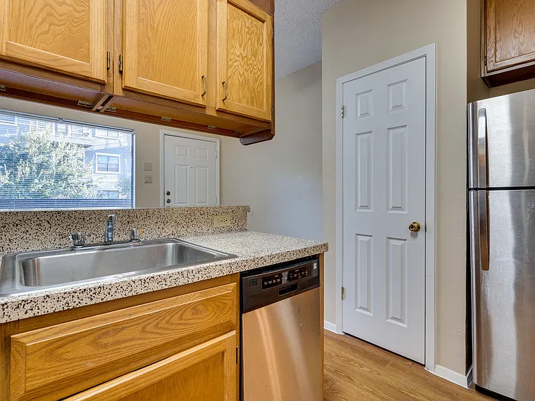 2210 Pearl St #203 — Photo 15
