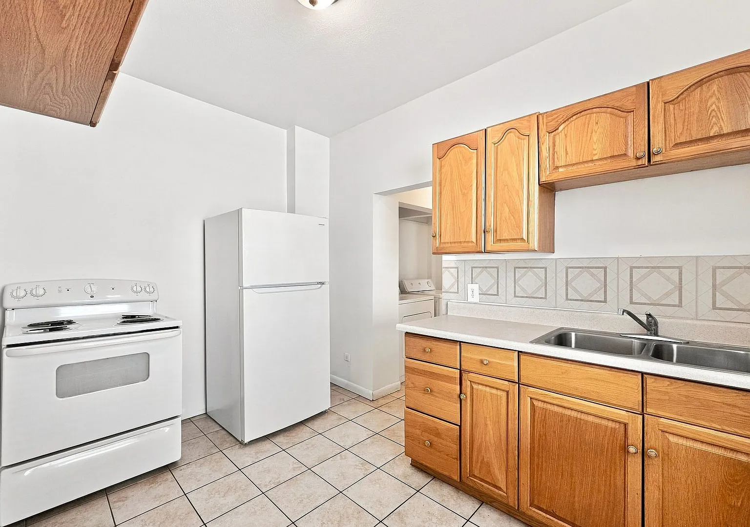 926 E. Binford St — Photo 1