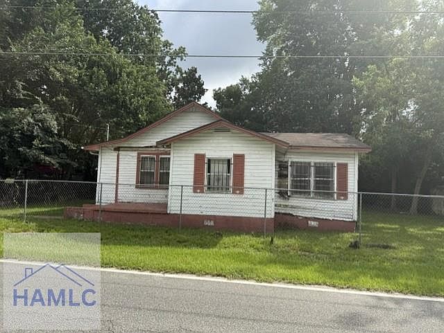 1st image of 247 Railroad Ave
