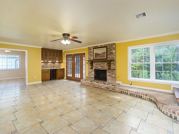 4th image of 830 Forest Lake Dr