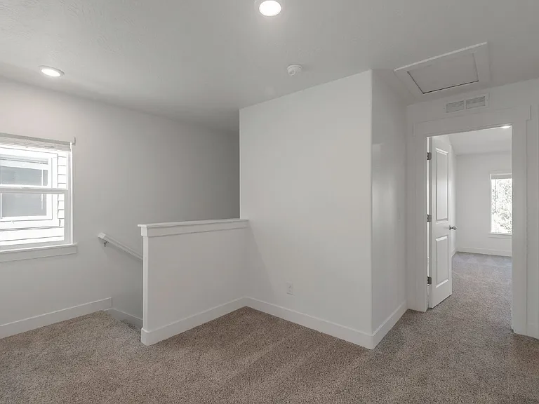 1398 N Meadow Ln — Photo 9