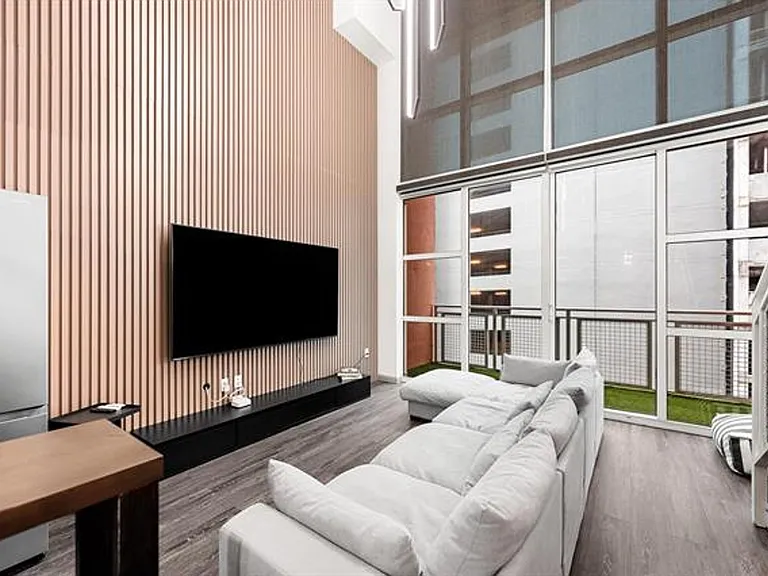 244 Biscayne Blvd #651 — Photo 13