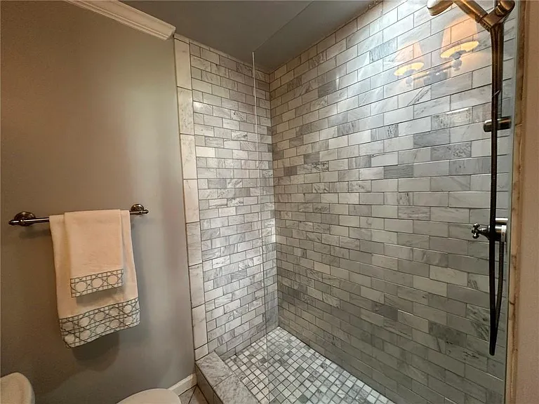 2497 Thompson Rd — Photo 34