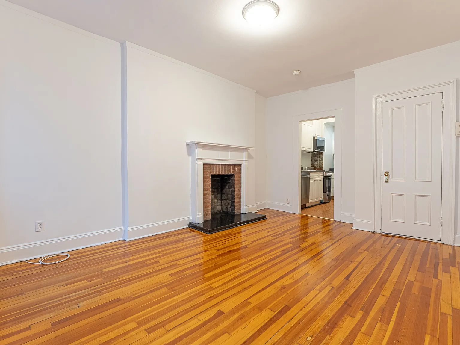 25 East 38th Street — Photo 2