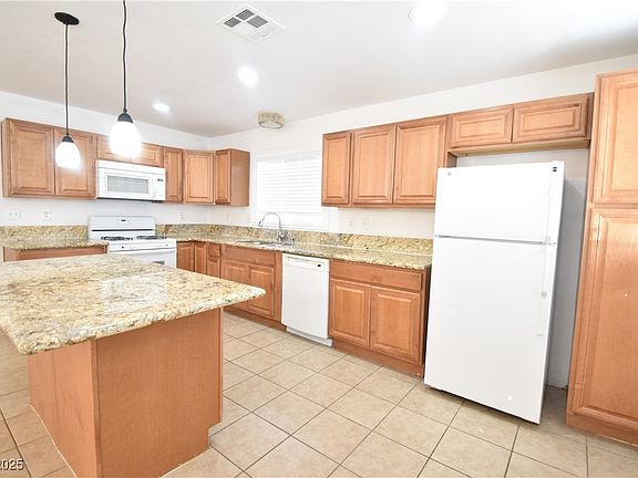 3rd image of 5087 Orinda Ave