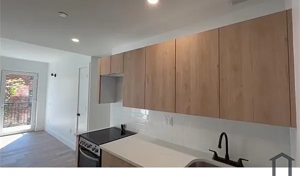 354 E 194th St #4B — Photo 1
