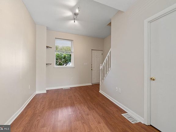 3rd image of 3449 Hickory Ave