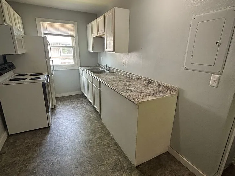 1321 4th St S — Photo 3
