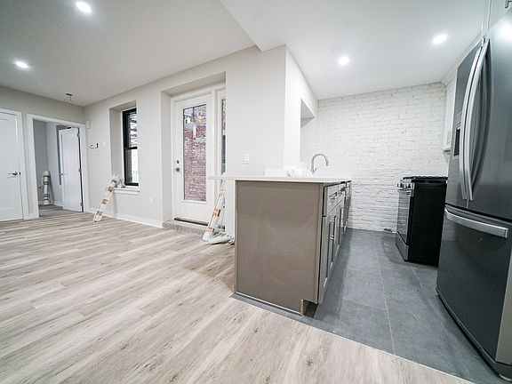 5th image of 10 Blackwood St #G06
