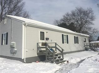 4 Oakland Ct, Groton, CT 06340