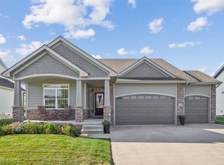 9126 Wellington Dr, West Des Moines, IA 50266