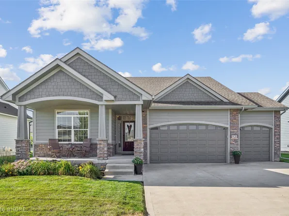 9126 Wellington Dr, West Des Moines, IA 50266
