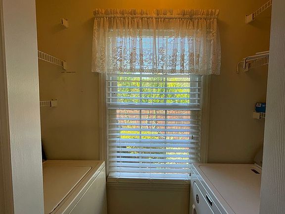 4th image of 9435 Kings Falls Dr
