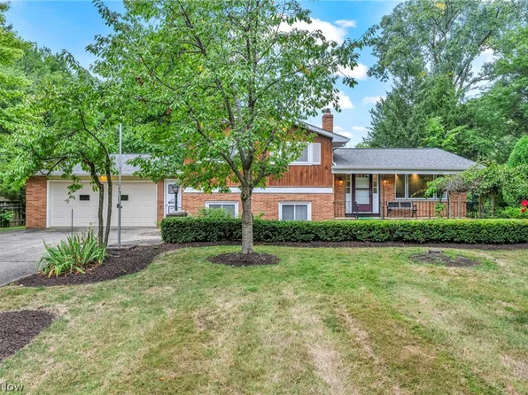 2808 Fowler Dr, Willoughby, OH 44094