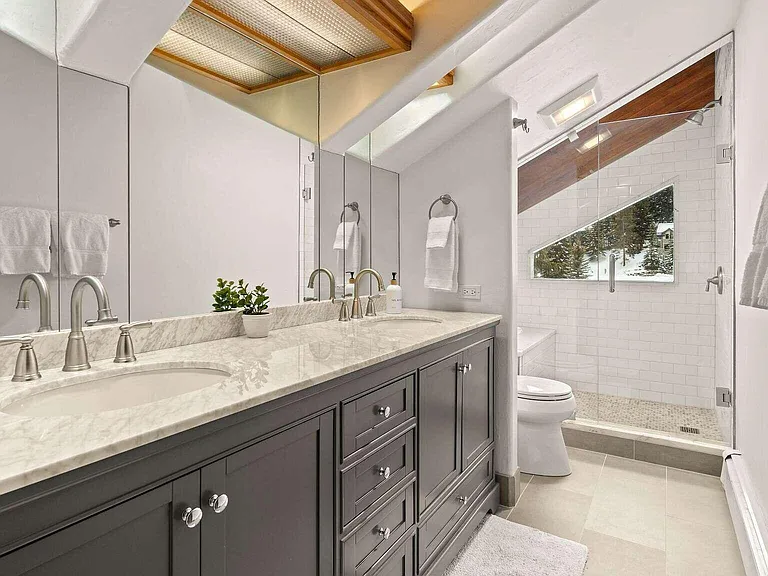 122 W Meadow Dr — Photo 8