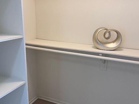 2nd image of 5124 Coldwater Canyon Ave #201