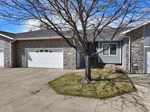 2202 Shoal Loop SE, Mandan, ND 58554