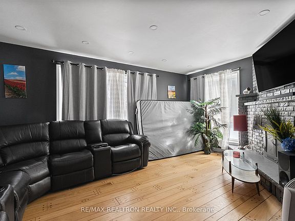 3rd image of 10950 Simcoe St