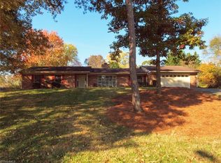 5621 Clinedale Ct, Pfafftown, NC 27040