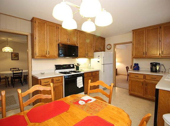 5th image of 6049 W 128th Pl