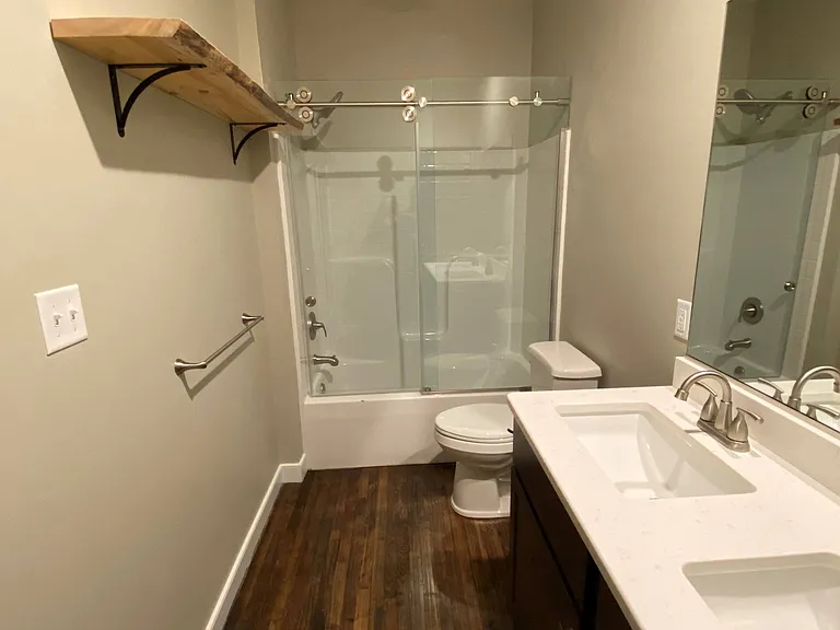 125 Henrietta St — Photo 53