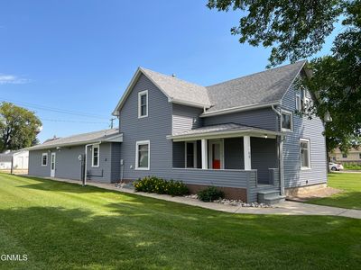105 2nd Ave NW, Garrison, ND, 58540