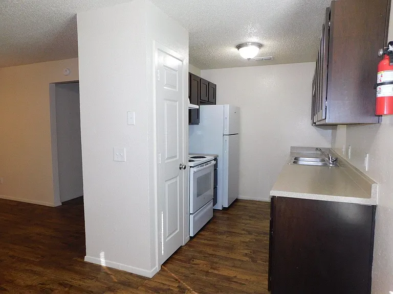 Gant Apartments — Photo 14