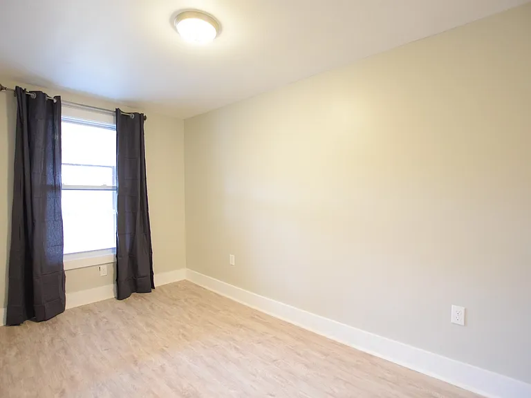 1002 N Aurora St — Photo 68