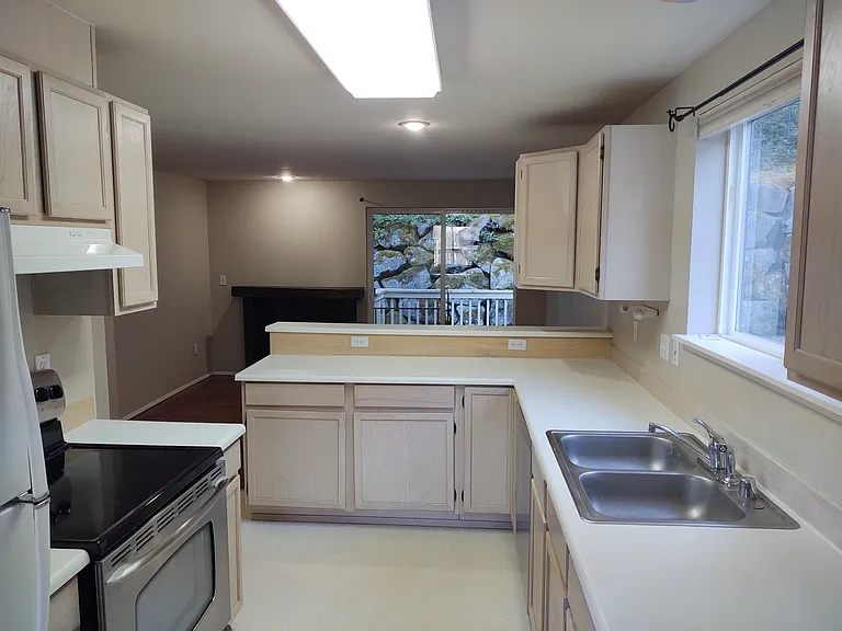 1313 NW Slate Ln #106 — Photo 4
