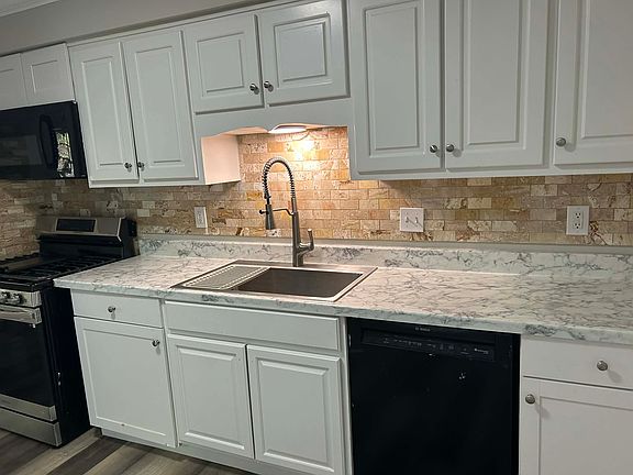 3rd image of 7304 Sterling Rd