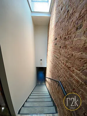 Rented by Realty 2000 Corp | media 51