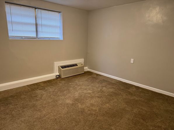 300 Ridgeview Ln APT 58, Bassett, VA 24055
