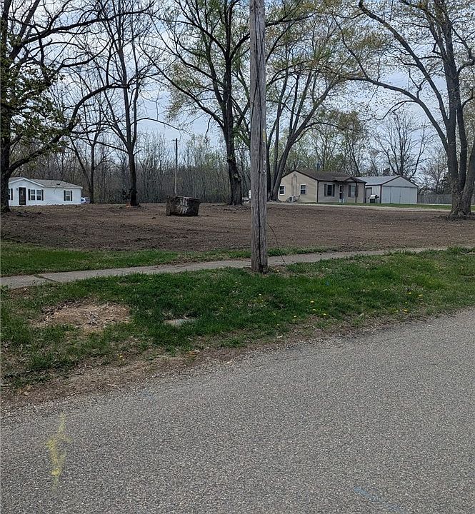 1st image of 309 E Charleston Rd