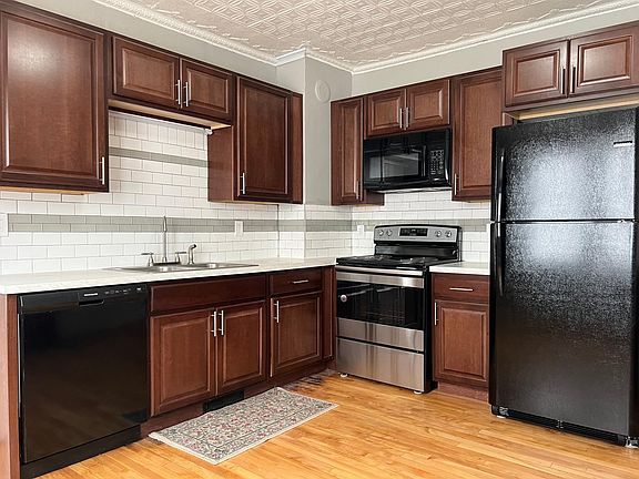 4th image of 1200 Court St #1