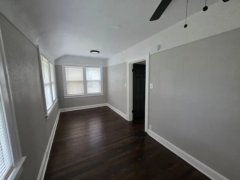 3726 Indiana Ave — Photo 11