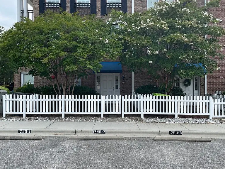 1790 Queen Anne St #1 — Photo 1
