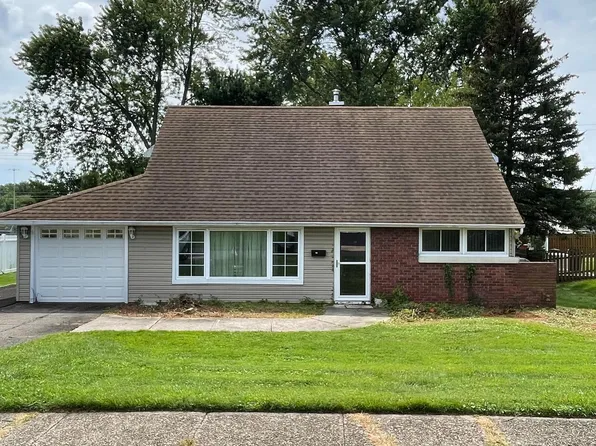 21 Tulip Tree Rd, Levittown, PA 19056