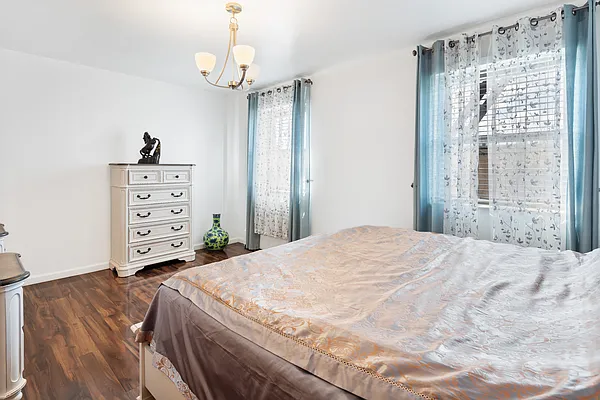 Sold by B Square Realty | media 19