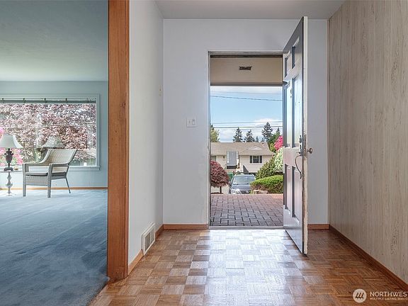 4th image of 12514 2nd Avenue NW