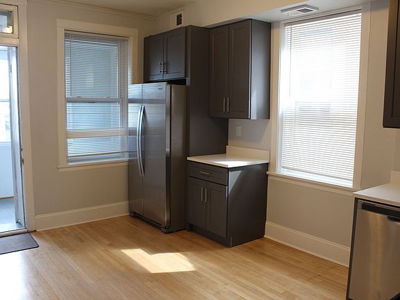 4th image of 3083 N Davlin Ct APT 3