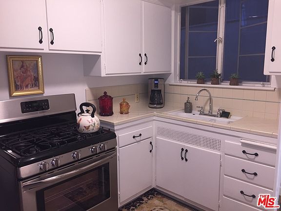 5th image of 950 6th St Unit 6