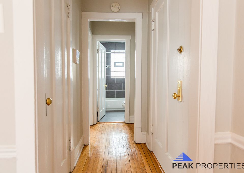 1st image of 510-34 W Addison St #12-303