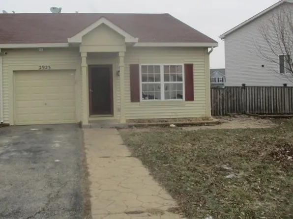 2923 Hoffman St, Plano, IL 60545