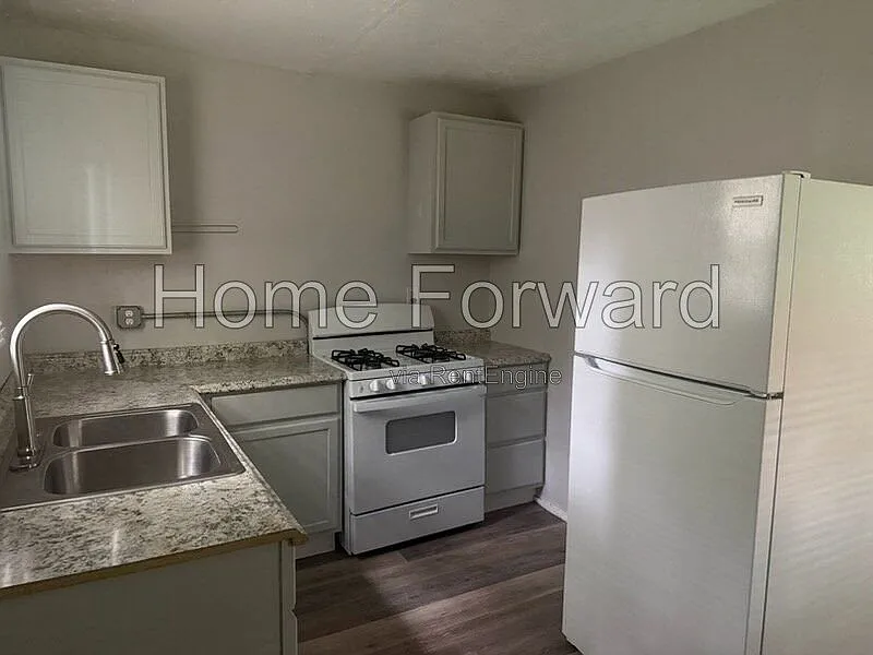 1 bed, 1.0 bath, 550 sqft, $800 — Photo 3