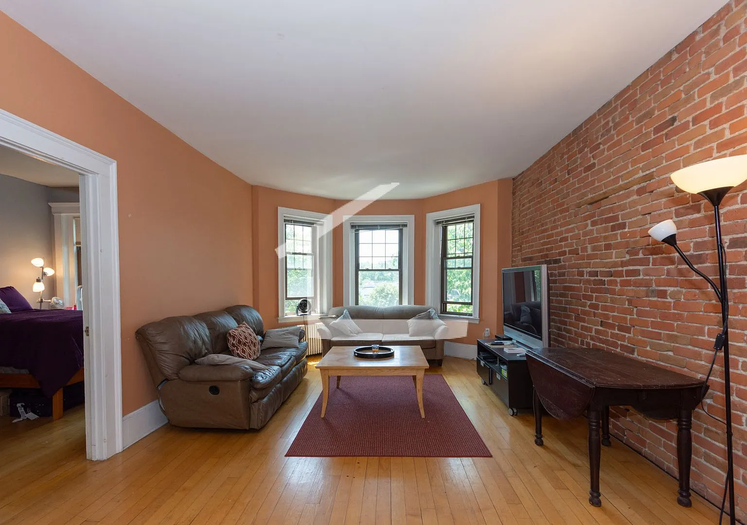 Don't miss out 3 bed 2 bath in Allston — Photo 1
