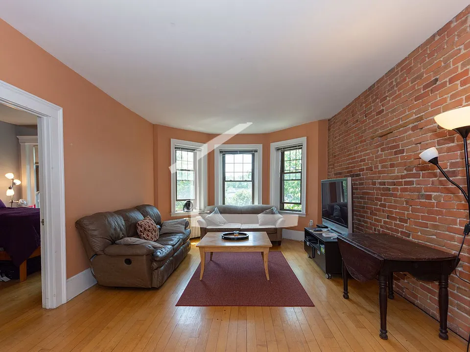 1155 Commonwealth Ave #3C
