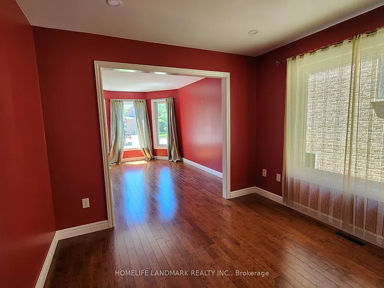 7 Meyer Ave — Photo 2